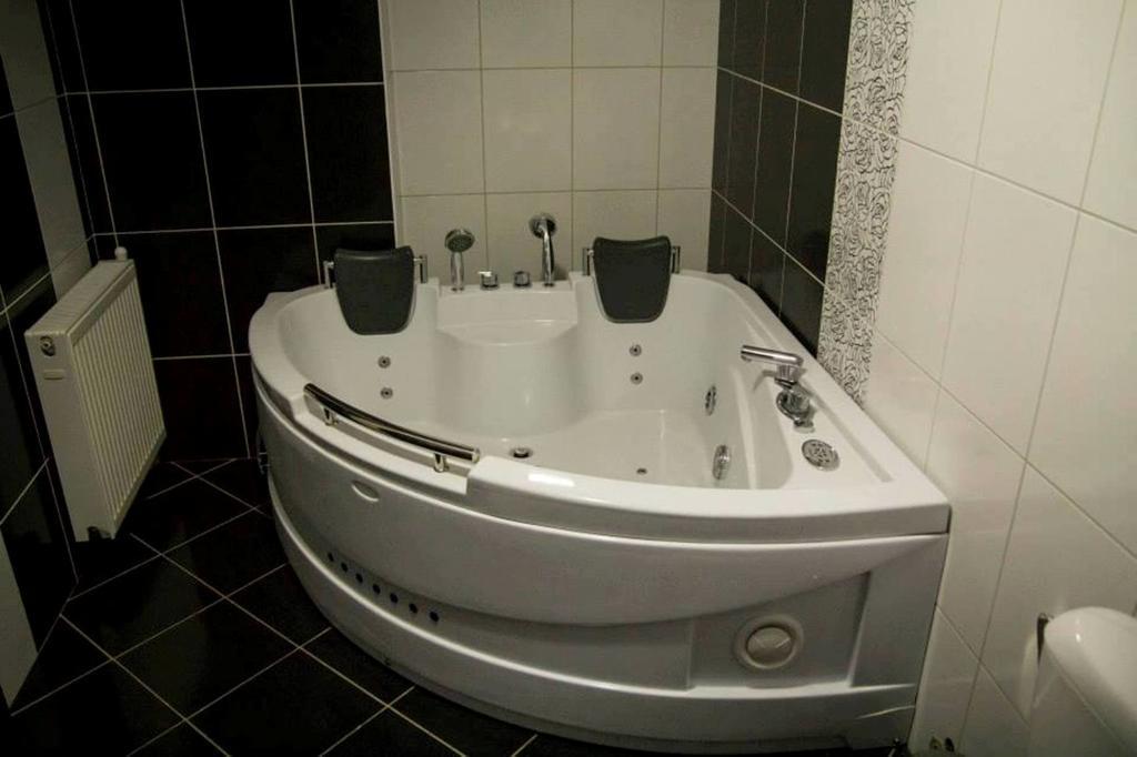 Gala-Garden Hotell Bitola Eksteriør bilde